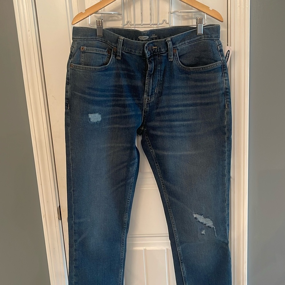 Men’s distressed jeans